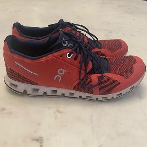 On cloud shoes, size 9. Very gently worn, probably 10 miles on them.